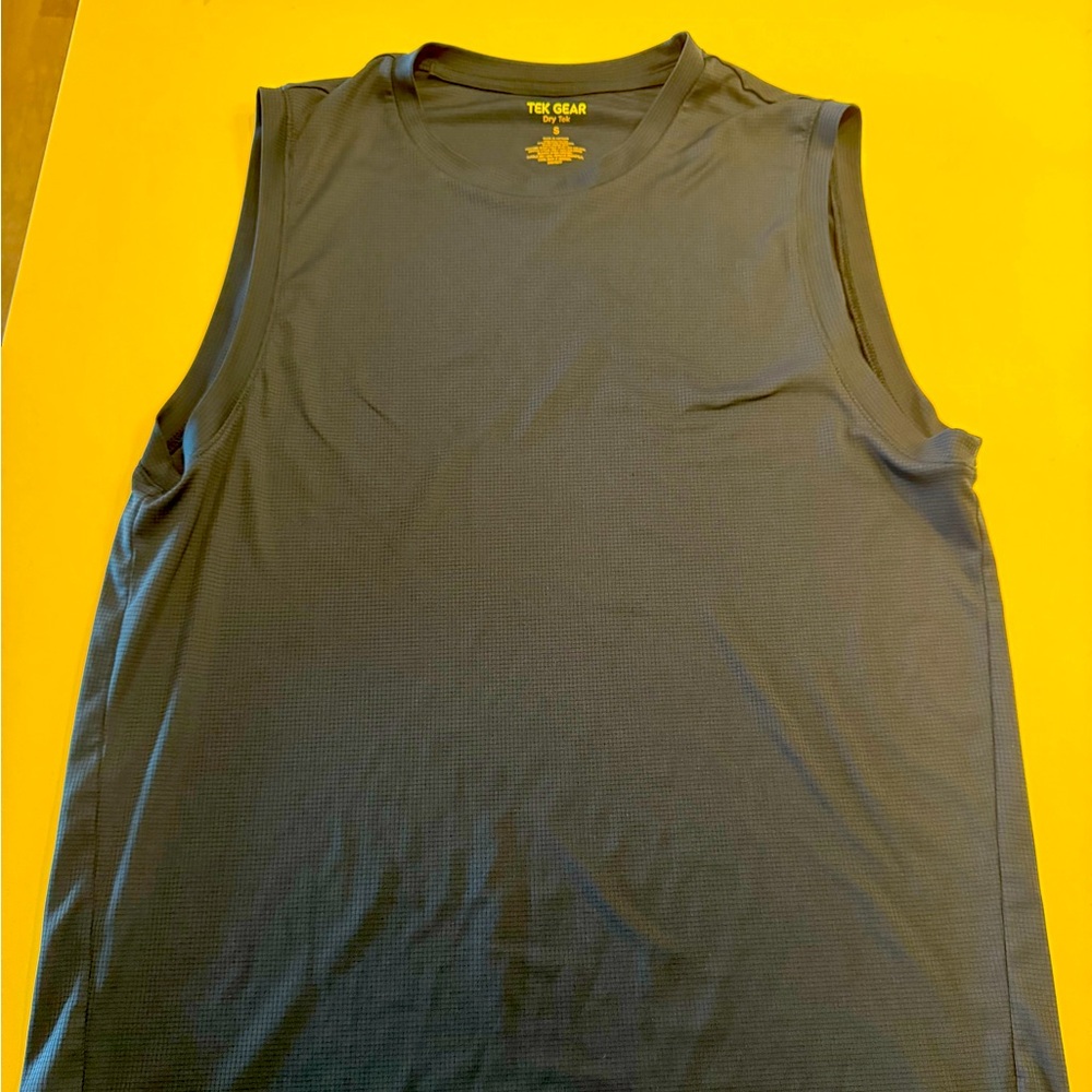 Tek Gear Men's sleeveless blue workout shirt